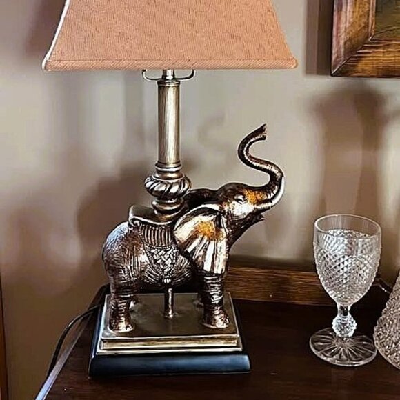 VINTAGE Elephant Table Lamp Gold Pewter Brushed tones square lampshade 25" high - Picture 6 of 12